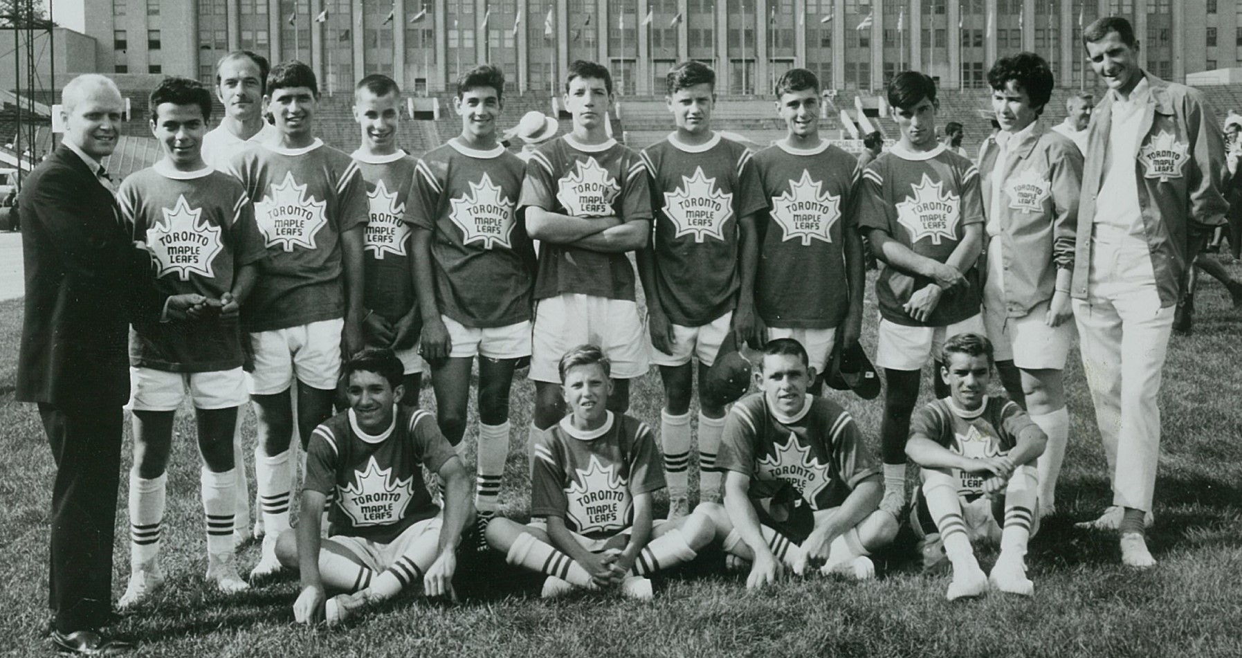 The 1968 Canadian floor hockey team standing for a photo with Harold Smith and Doreen Crystal