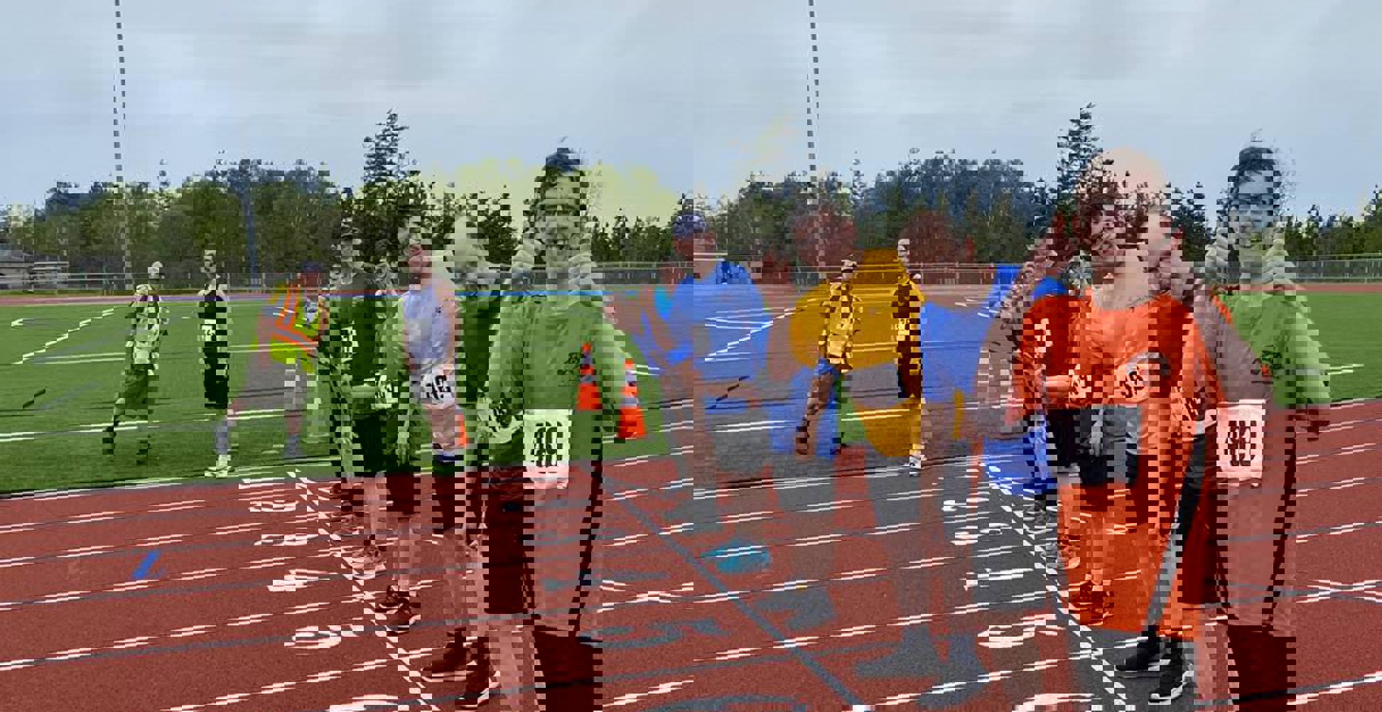 2024 Track n field thumbs up