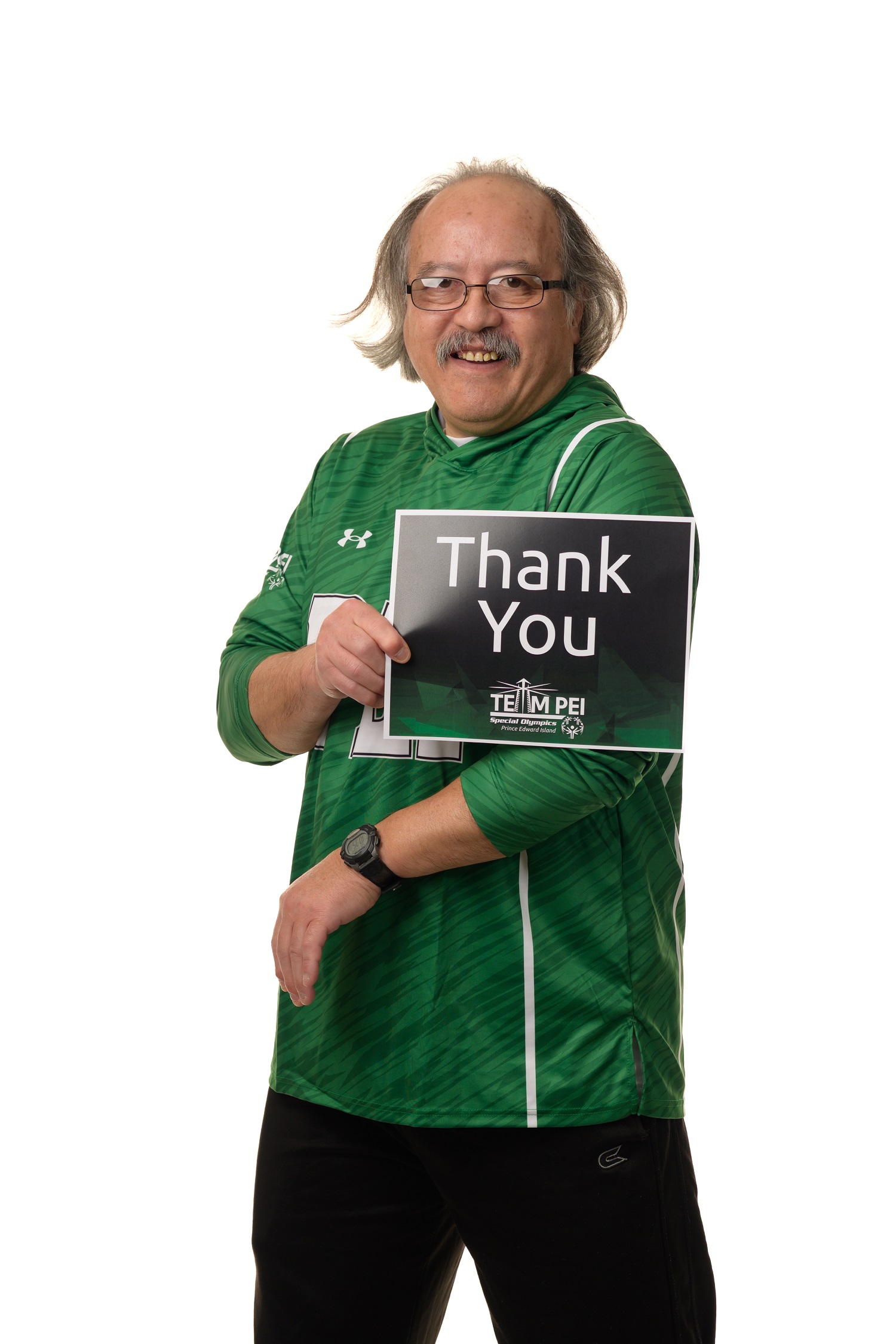 Team PEI 2026 Bocce athlete, Tommy Ling with a thank you sign