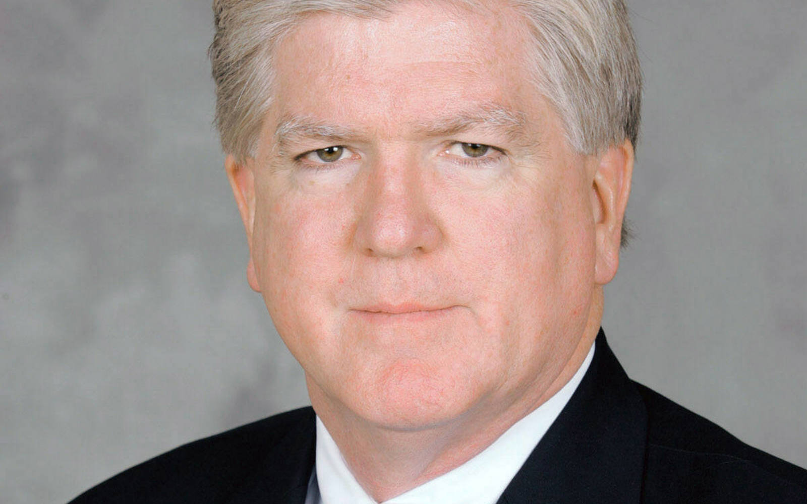 Portrait d'un homme en costume