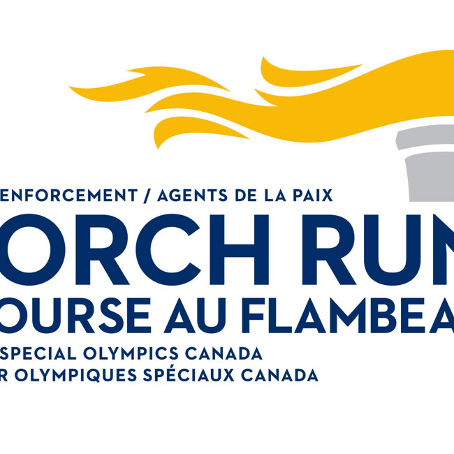 Agents de la paix course au flambeau