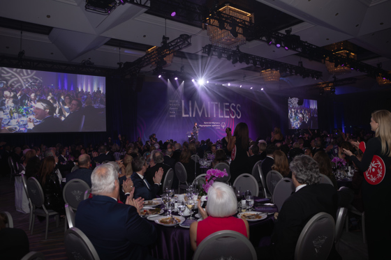 Crowded Gala room 