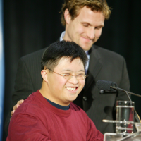 Markus Naslund and SOBC athlete Nick Chan at the 2002 Sports Celebrities Festival