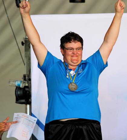 SOBC – Kimberley/Cranbrook golfer Erin Thom receives her silver medal.